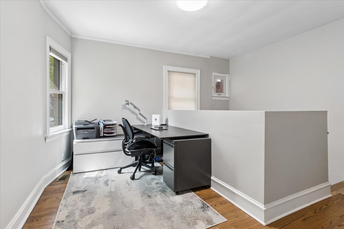 5941 North Knox Avenue Chicago IL 60646
