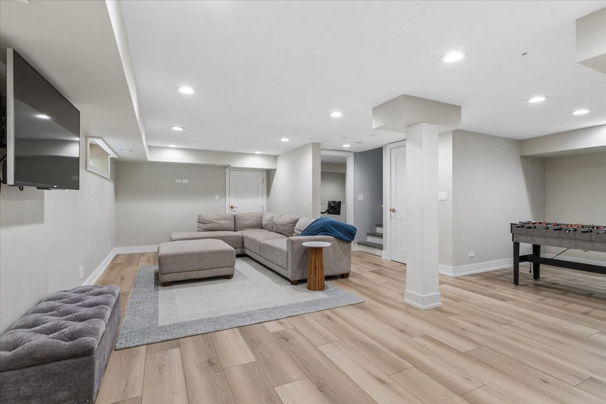 5941 North Knox Avenue Chicago IL 60646