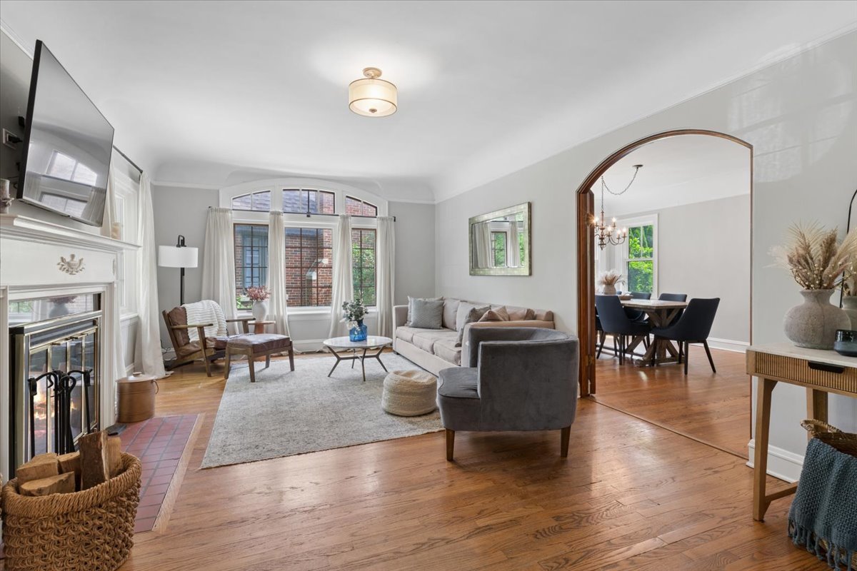 5941 North Knox Avenue Chicago IL 60646