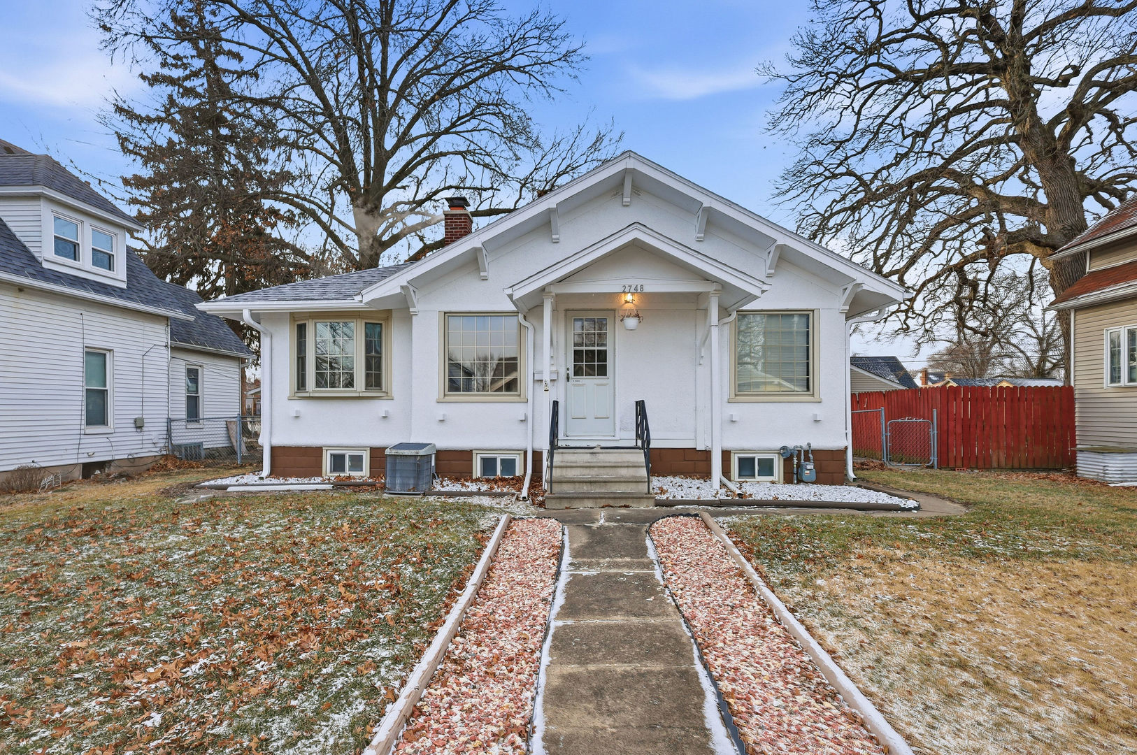 2748 12TH Avenue Moline IL 61265