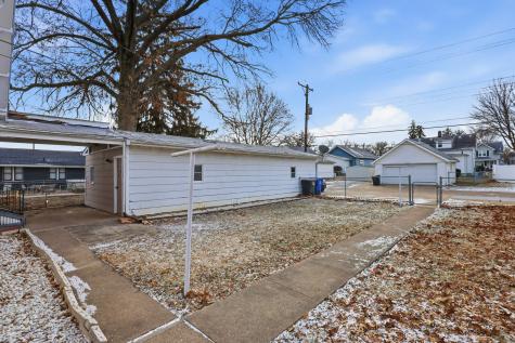 2748 12TH Avenue Moline IL 61265