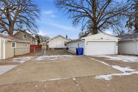 2748 12TH Avenue Moline IL 61265