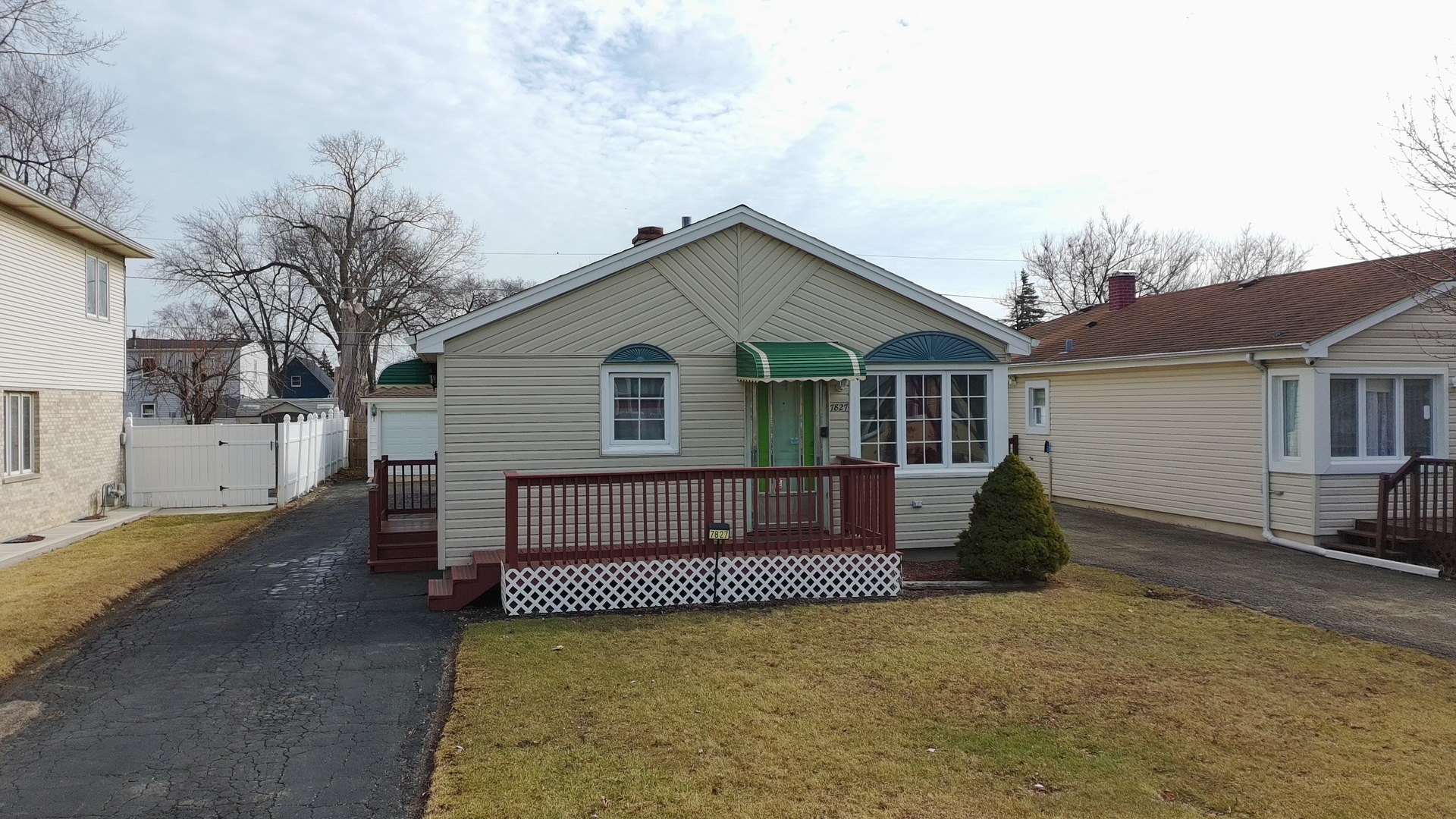 7827 Meade Avenue Burbank IL 60459