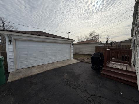 7827 Meade Avenue Burbank IL 60459