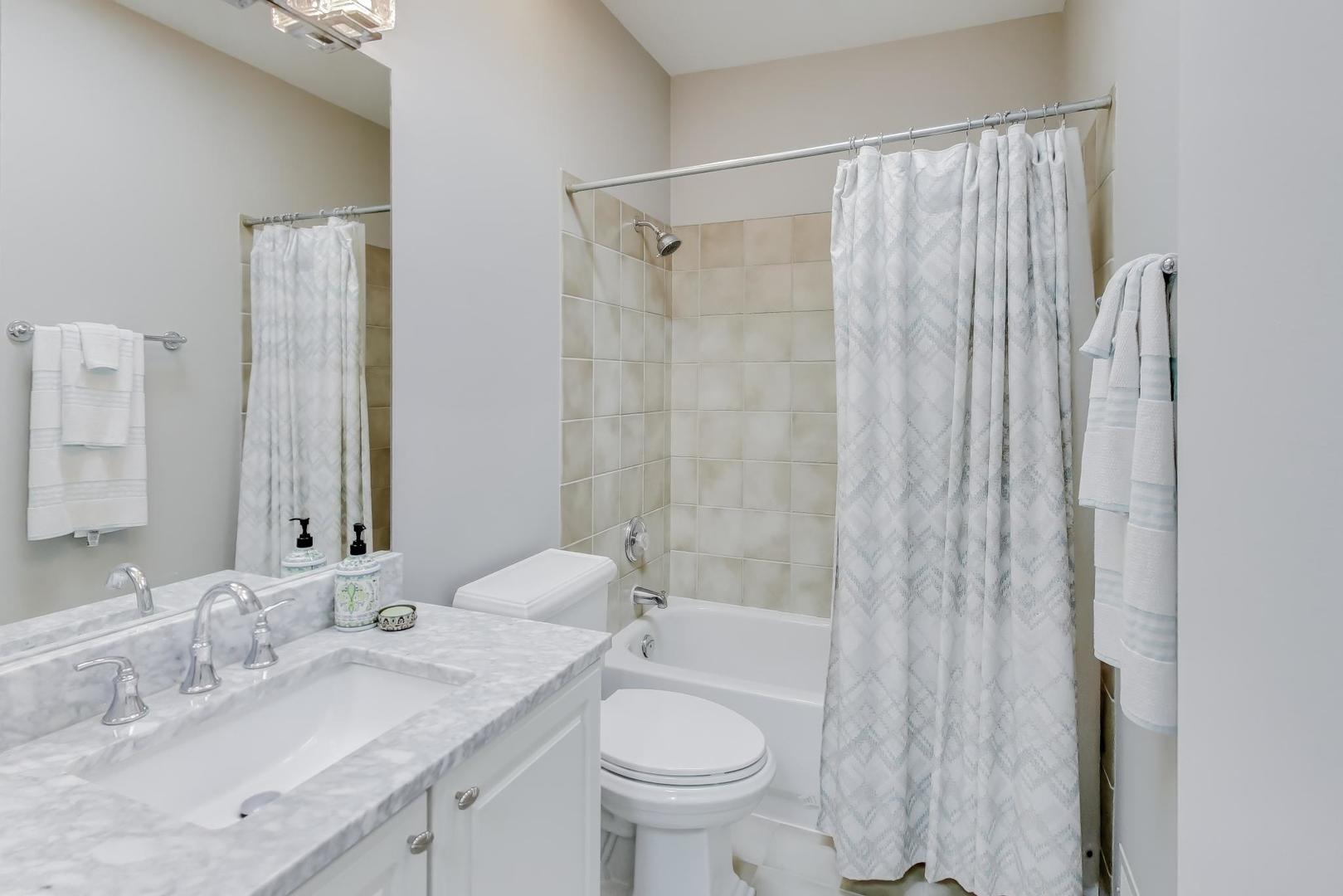 2502 North Bosworth Avenue Chicago IL 60614