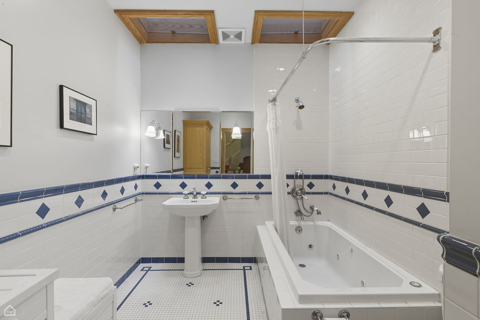 5611 South Kenwood Avenue Chicago IL 60637