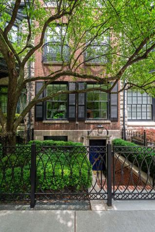 30 East Scott Street Chicago IL 60610