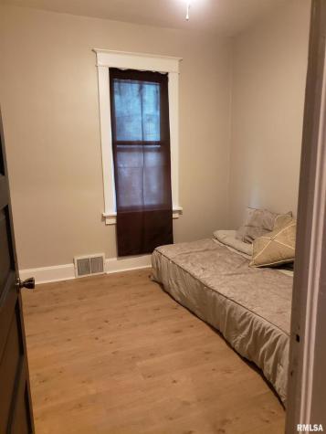 212 44TH Street Moline IL 61265