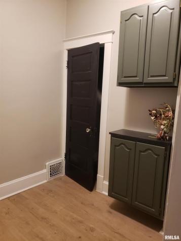 212 44TH Street Moline IL 61265