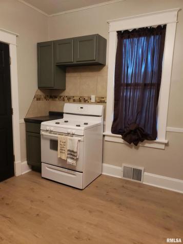 212 44TH Street Moline IL 61265