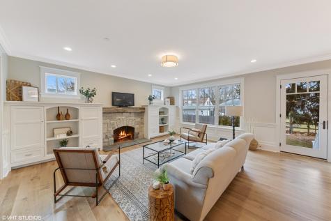 422 Ames Street Libertyville IL 60048