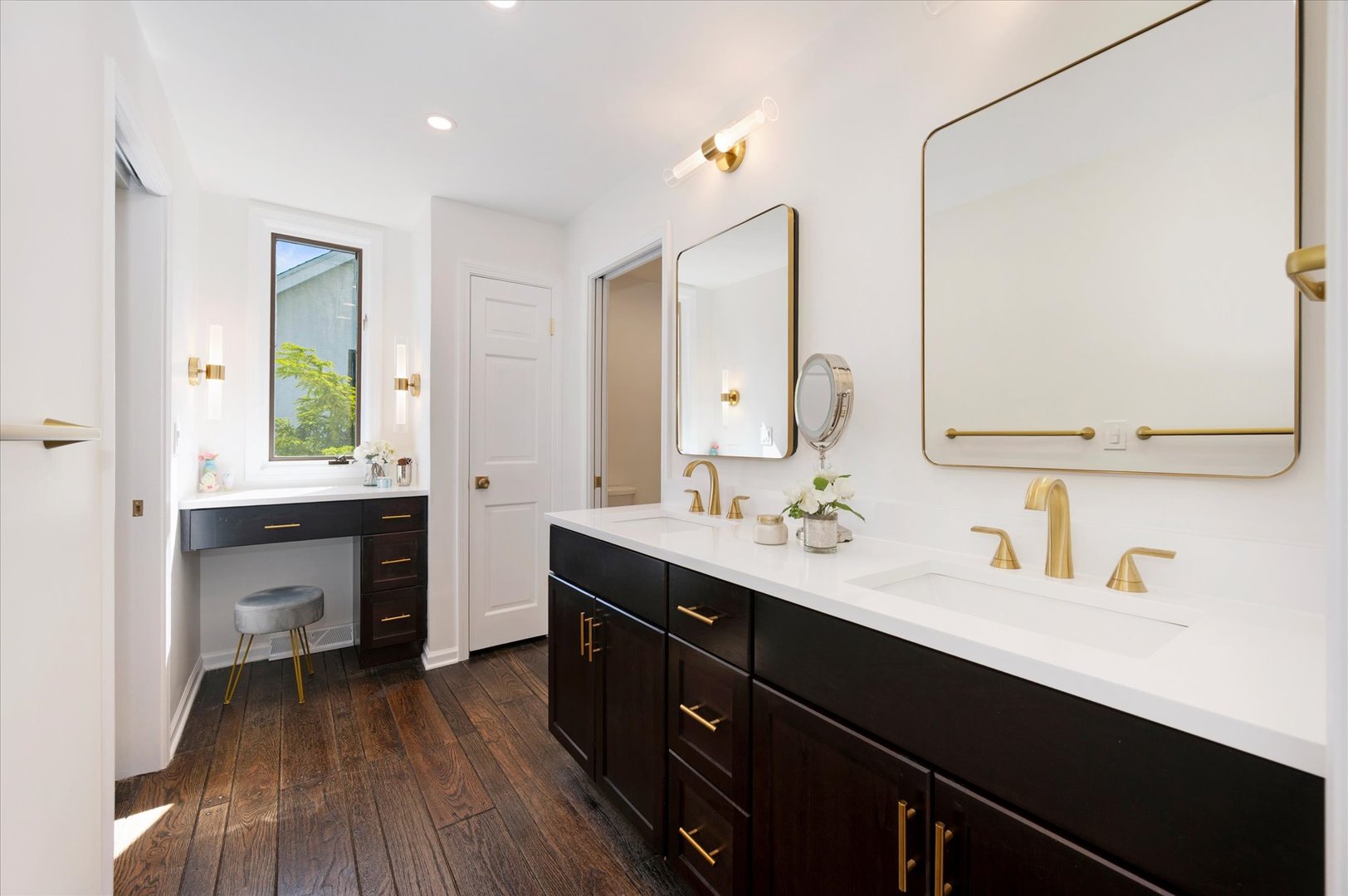 281 West Elm Park Avenue Elmhurst IL 60126