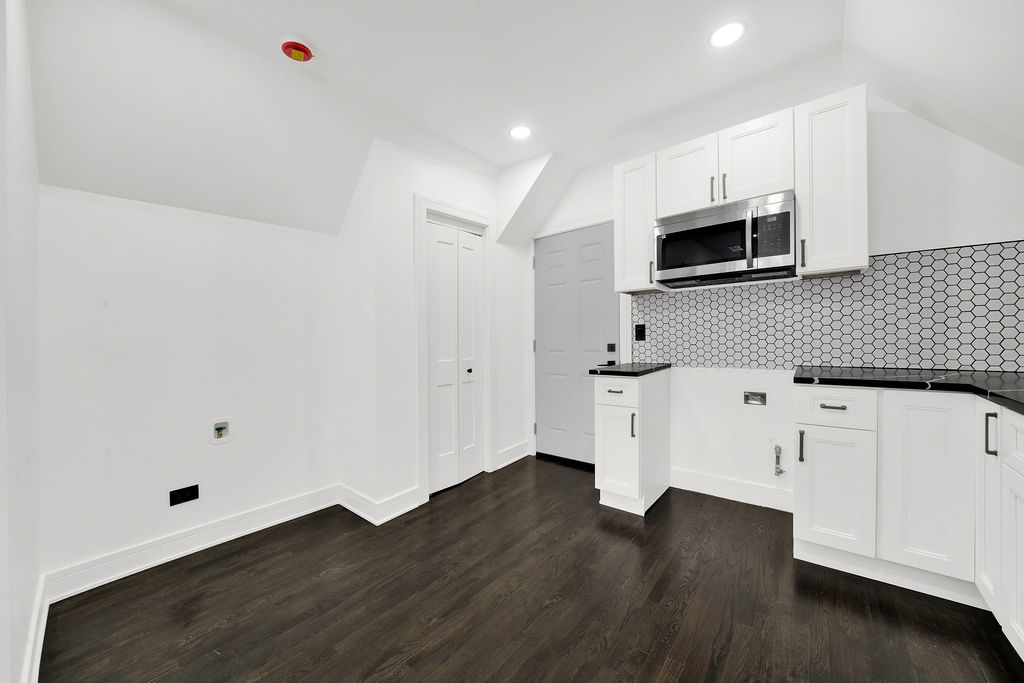6607 South Oakley Avenue Chicago IL 60636