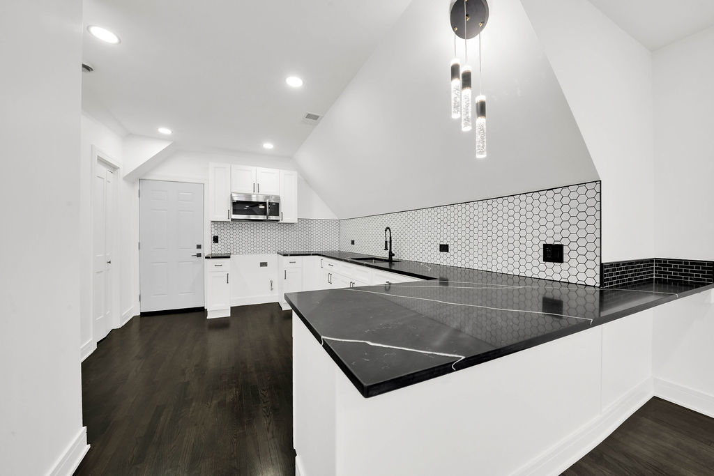 6607 South Oakley Avenue Chicago IL 60636