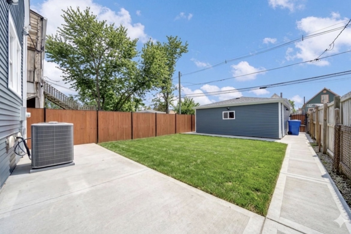 6607 South Oakley Avenue Chicago IL 60636