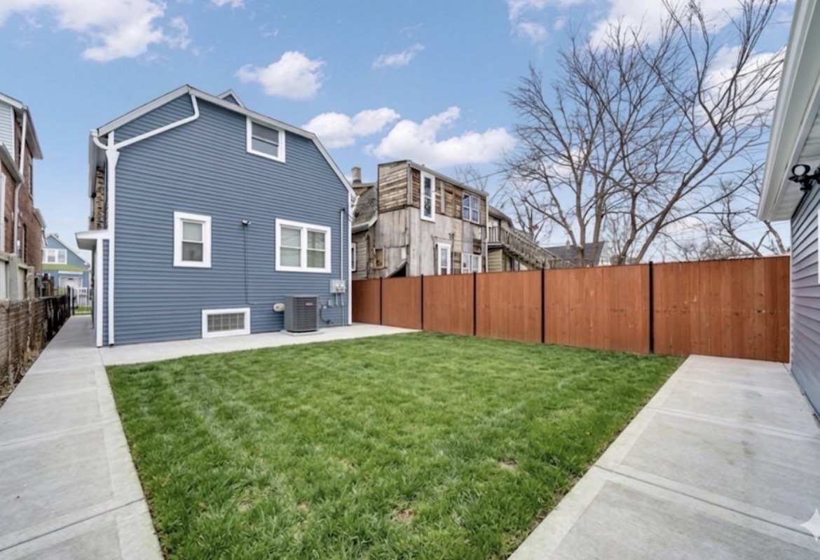 6607 South Oakley Avenue Chicago IL 60636