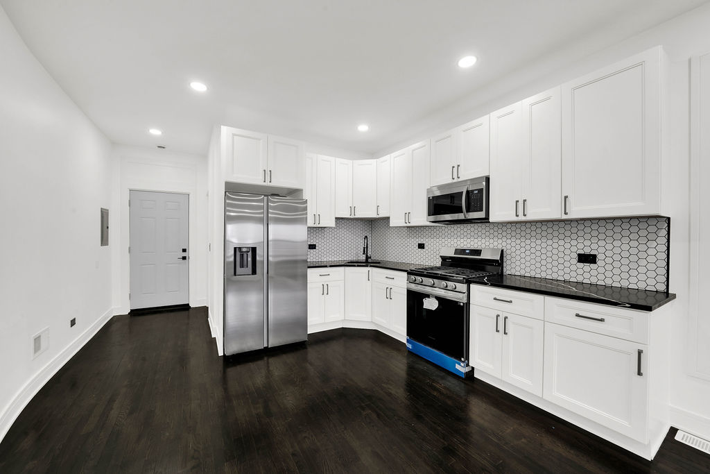 6607 South Oakley Avenue Chicago IL 60636