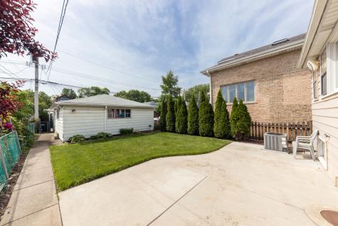 6325 West Huntington Street Chicago IL 60646