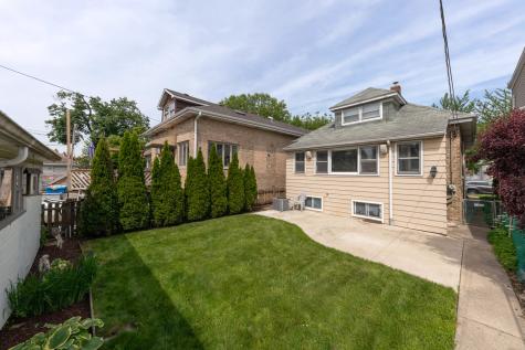 6325 West Huntington Street Chicago IL 60646