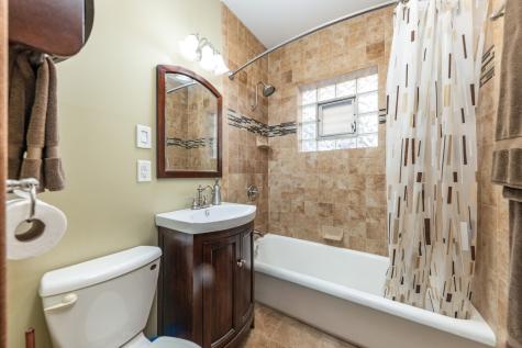 6325 West Huntington Street Chicago IL 60646