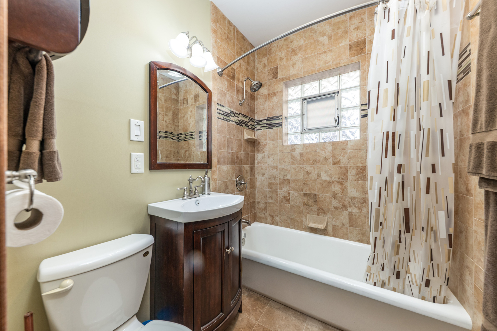 6325 West Huntington Street Chicago IL 60646