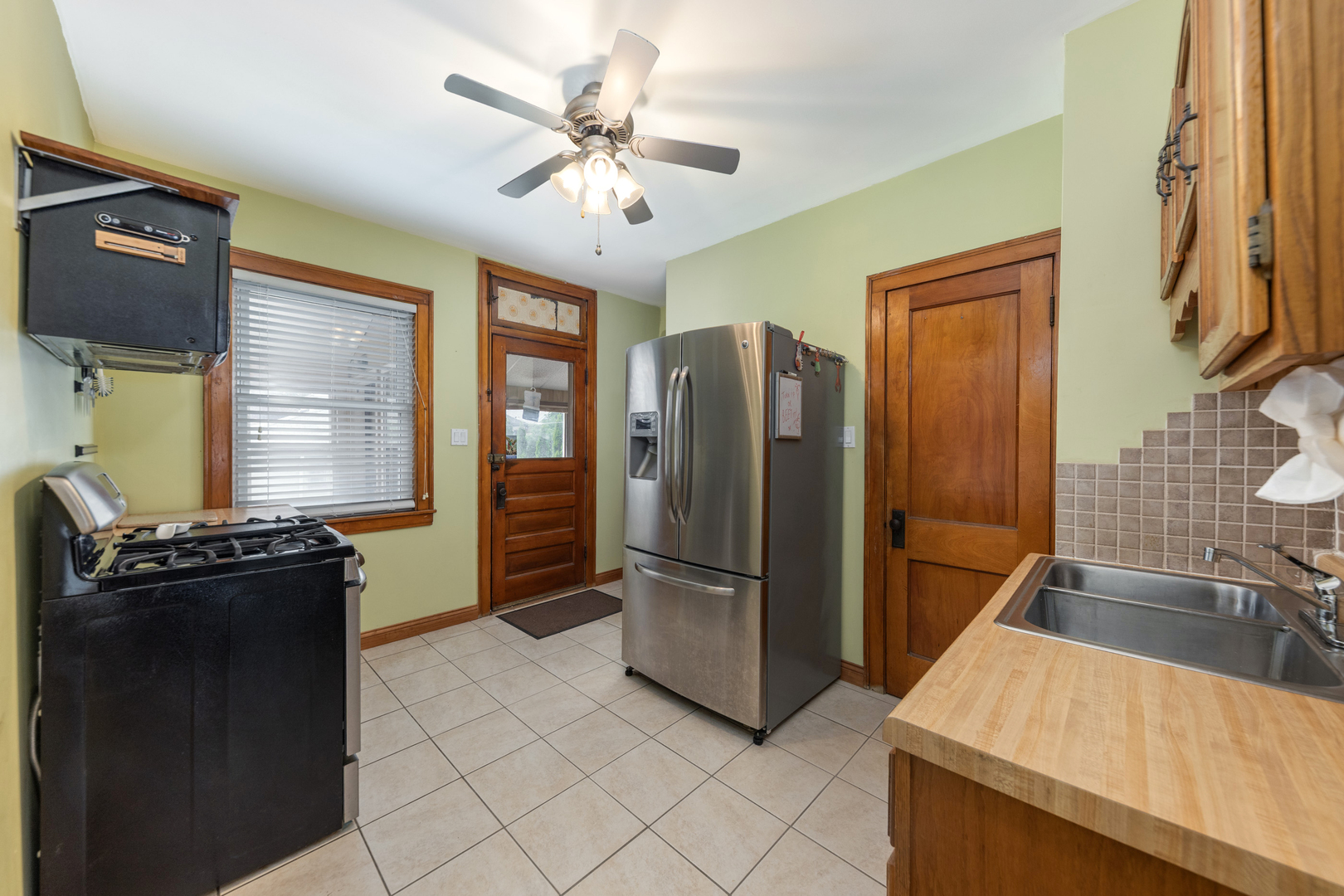 6325 West Huntington Street Chicago IL 60646