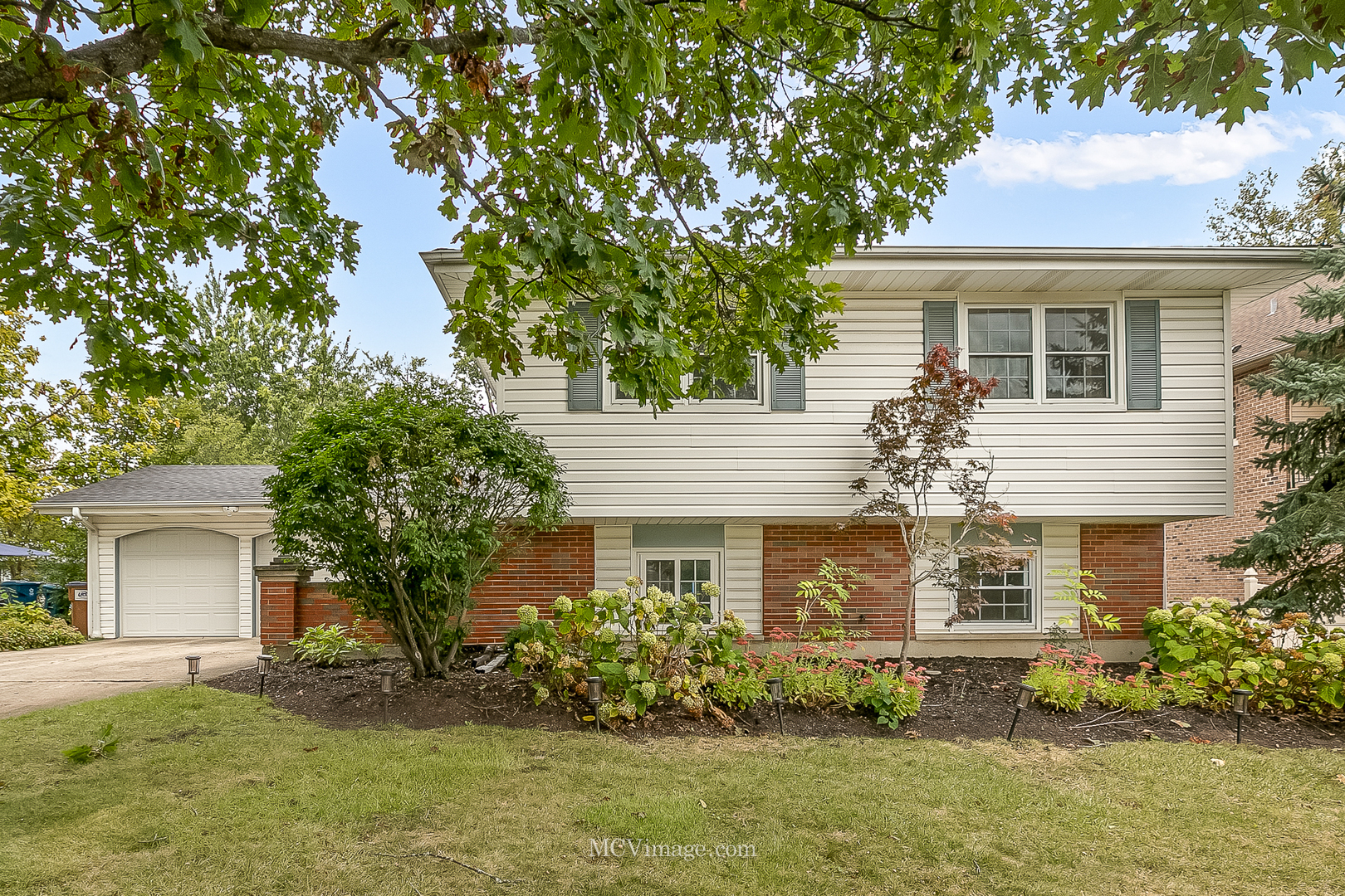 21W716 Buckingham Road Glen Ellyn IL 60137