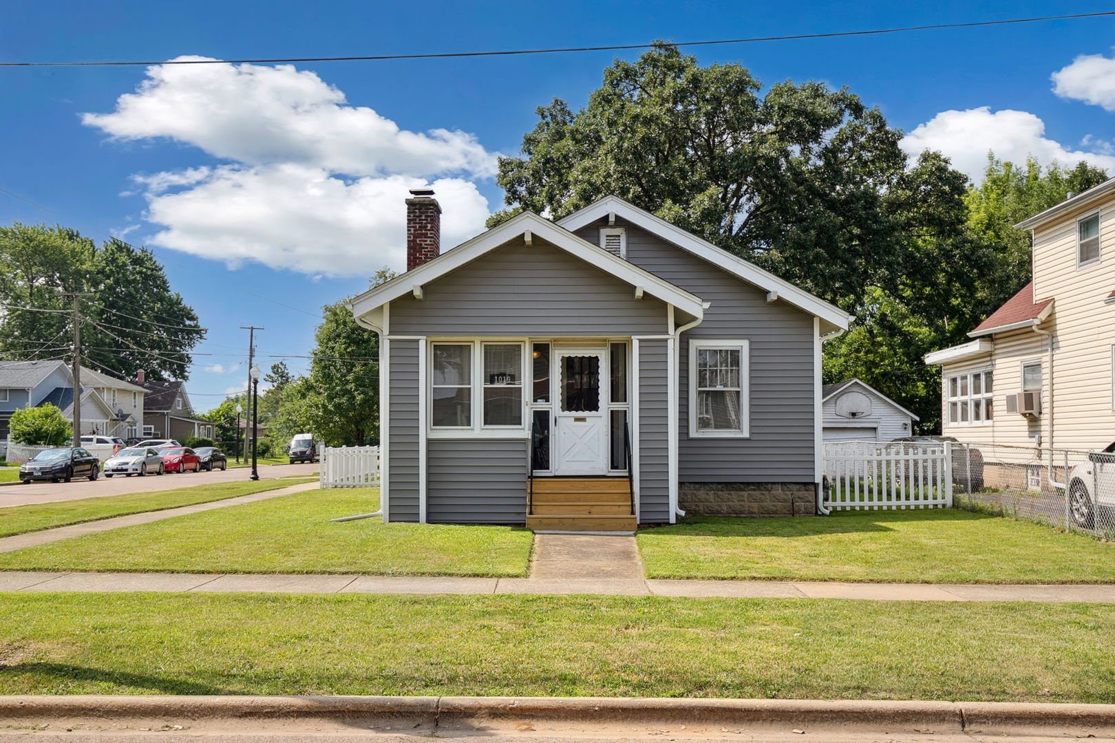 1019 Grand Boulevard Aurora IL 60505