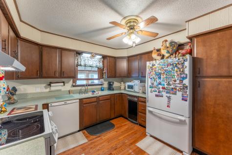 607 East 15th Street Johnston City IL 62951