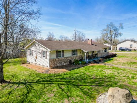 607 East 15th Street Johnston City IL 62951