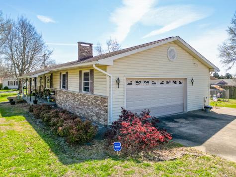 607 East 15th Street Johnston City IL 62951