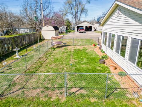 607 East 15th Street Johnston City IL 62951