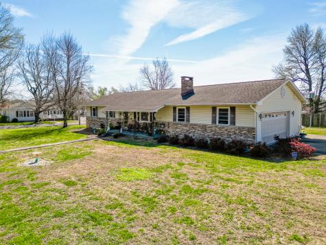 607 East 15th Street Johnston City IL 62951