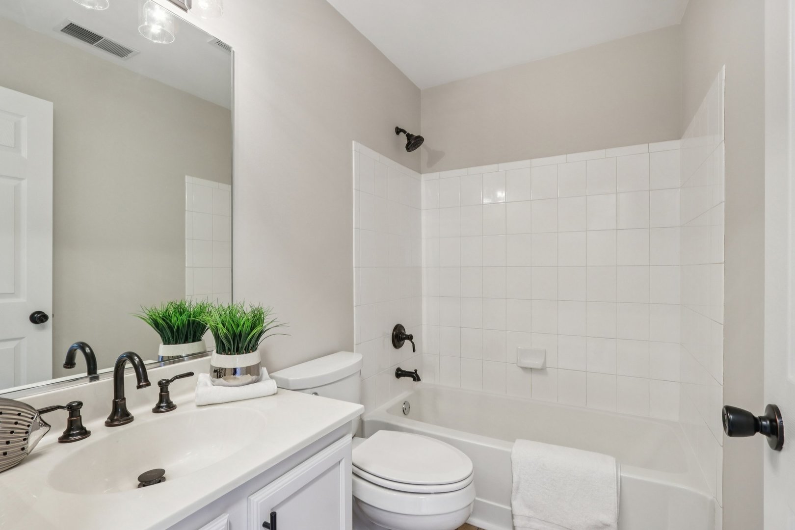 2060 Lyndhurst Lane Aurora IL 60503