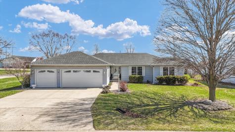 25 North Prairieview Avenue Tuscola IL 61953