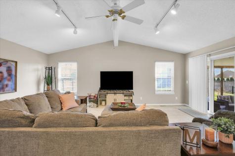 25 North Prairieview Avenue Tuscola IL 61953