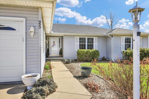 25 North Prairieview Avenue Tuscola IL 61953