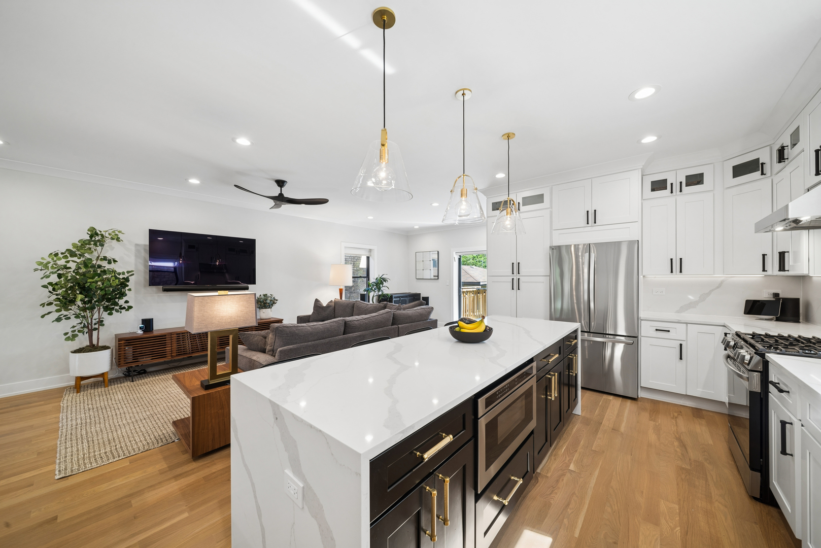 5407 West Pensacola Avenue Chicago IL 60641