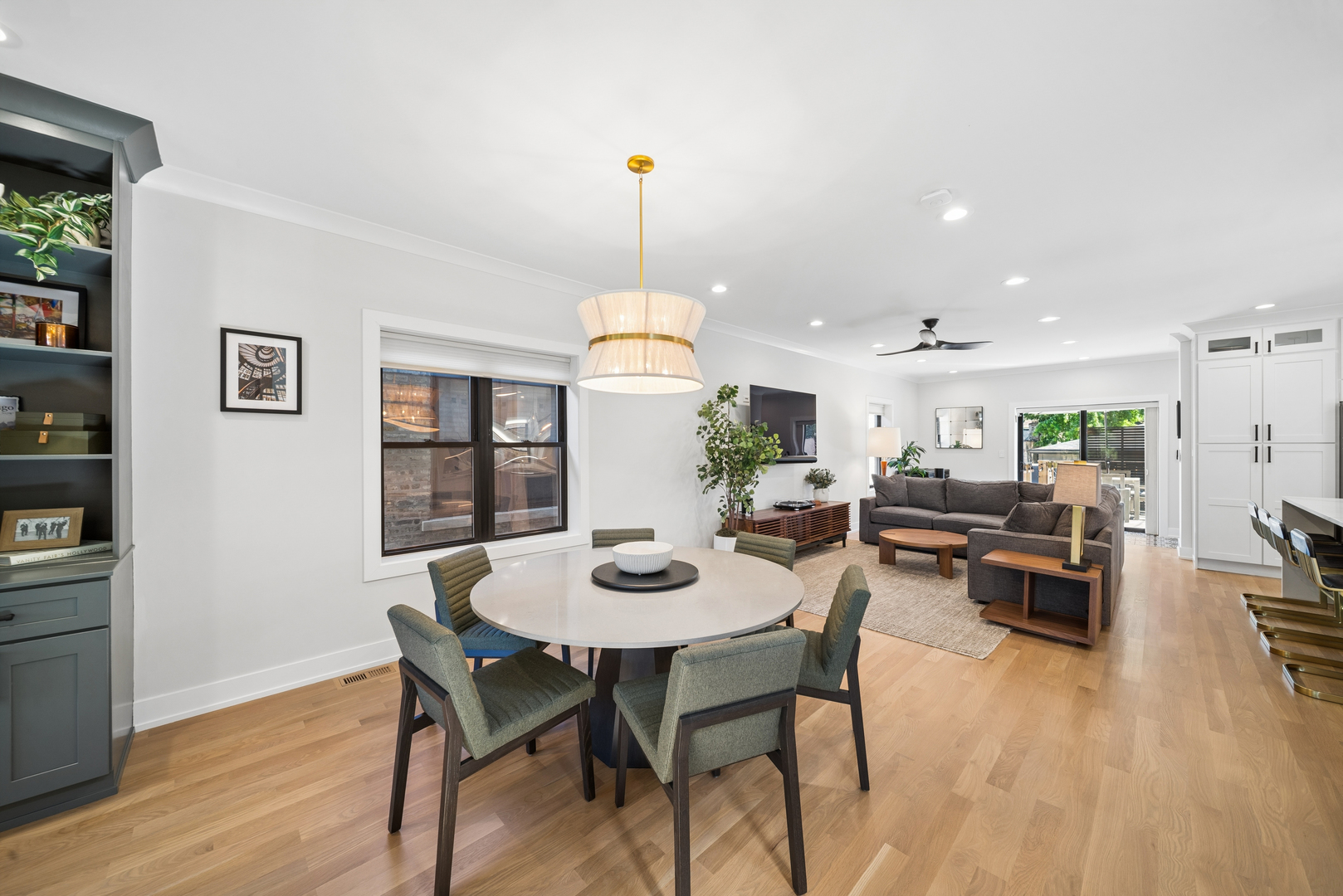5407 West Pensacola Avenue Chicago IL 60641