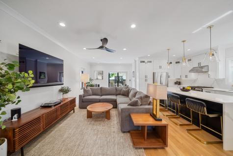 5407 West Pensacola Avenue Chicago IL 60641