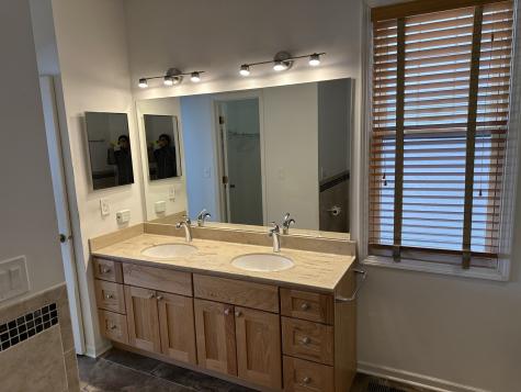 610 Golfers Lane Bartlett IL 60103