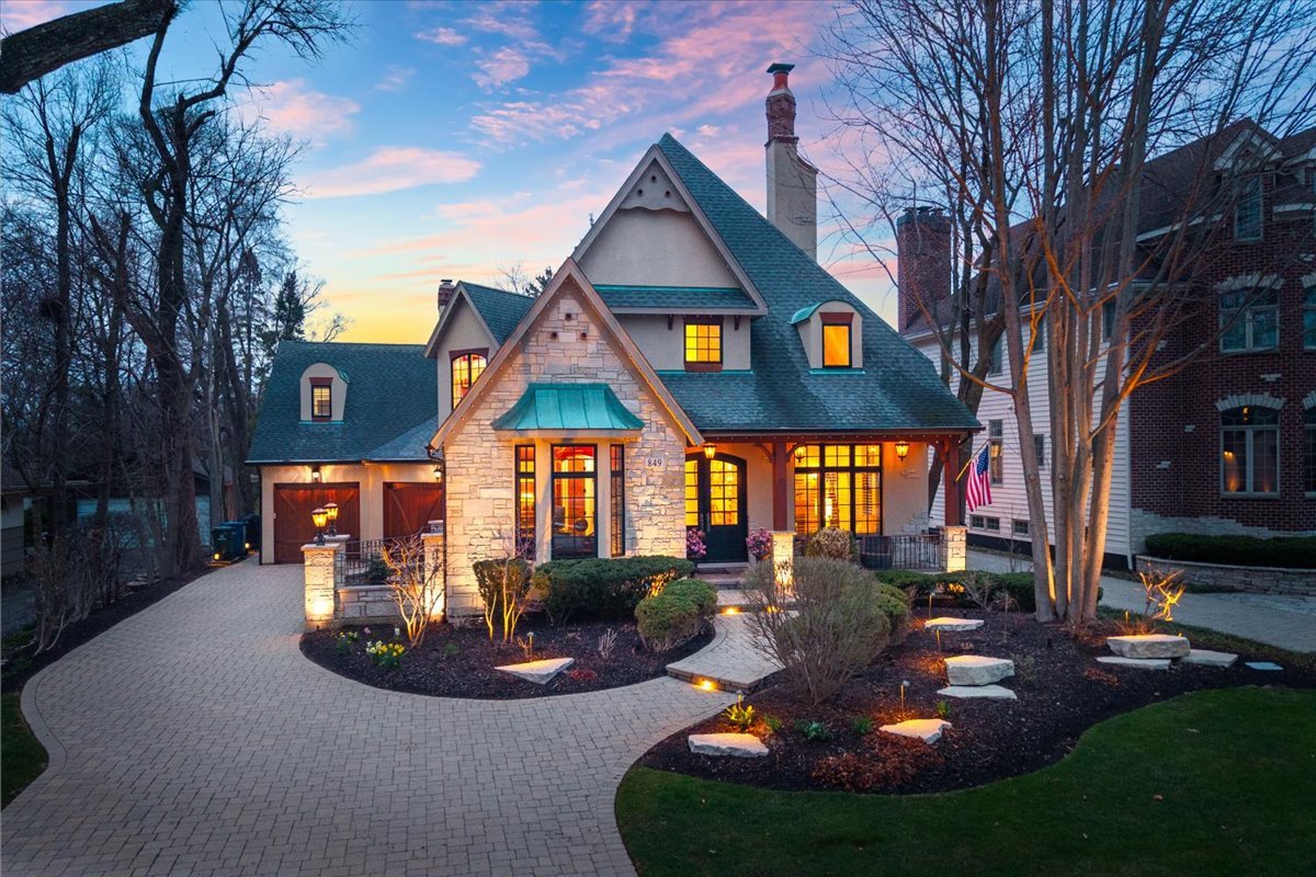 849 East Hillside Road Naperville IL 60540