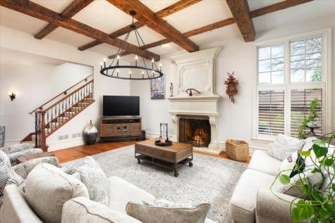 849 East Hillside Road Naperville IL 60540