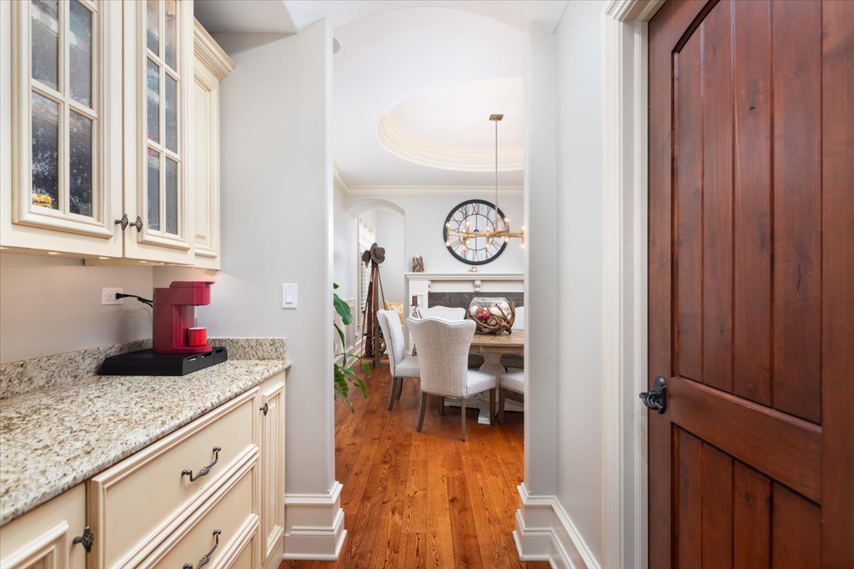849 East Hillside Road Naperville IL 60540