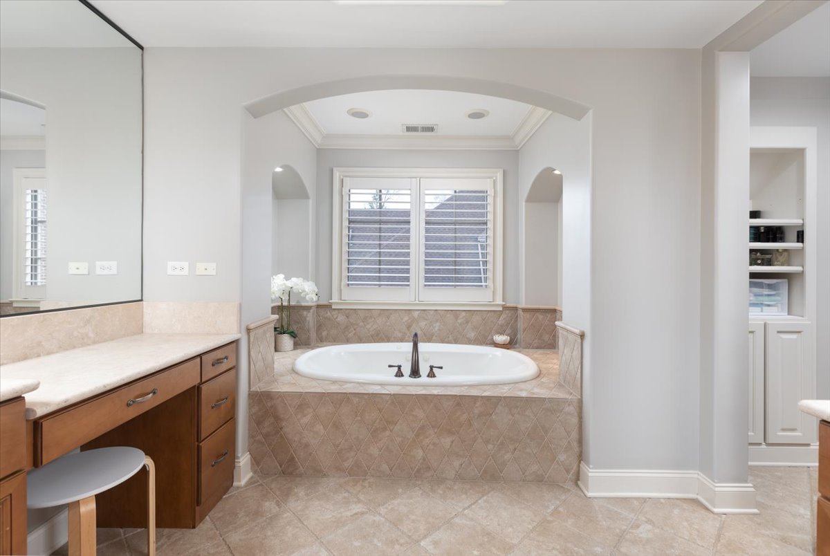 849 East Hillside Road Naperville IL 60540