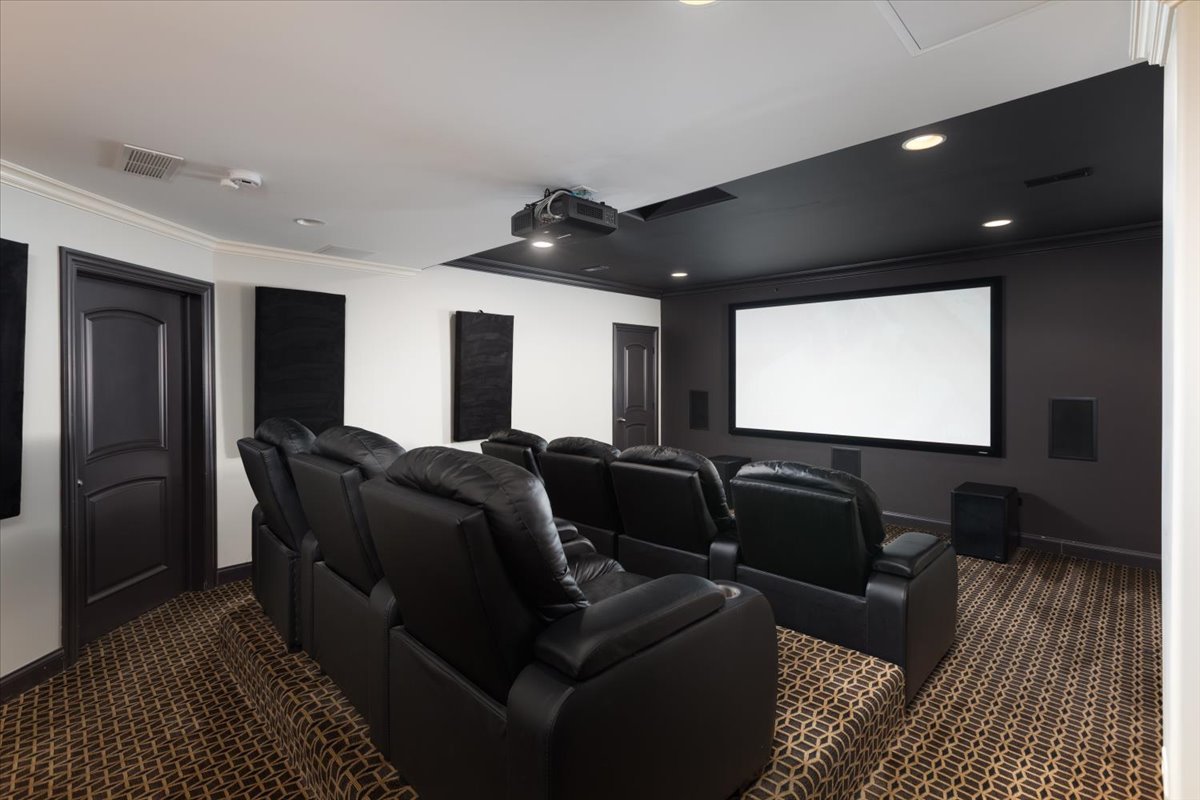 849 East Hillside Road Naperville IL 60540