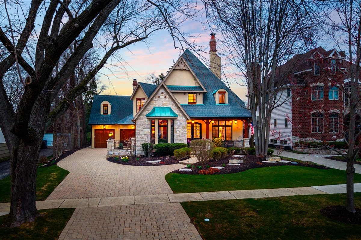 849 East Hillside Road Naperville IL 60540