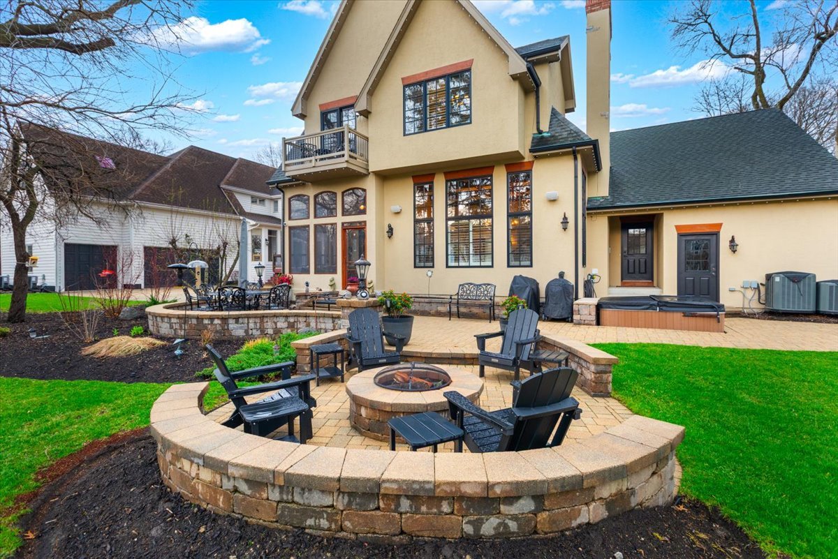 849 East Hillside Road Naperville IL 60540