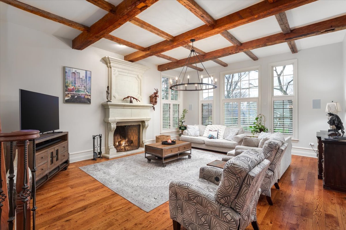 849 East Hillside Road Naperville IL 60540