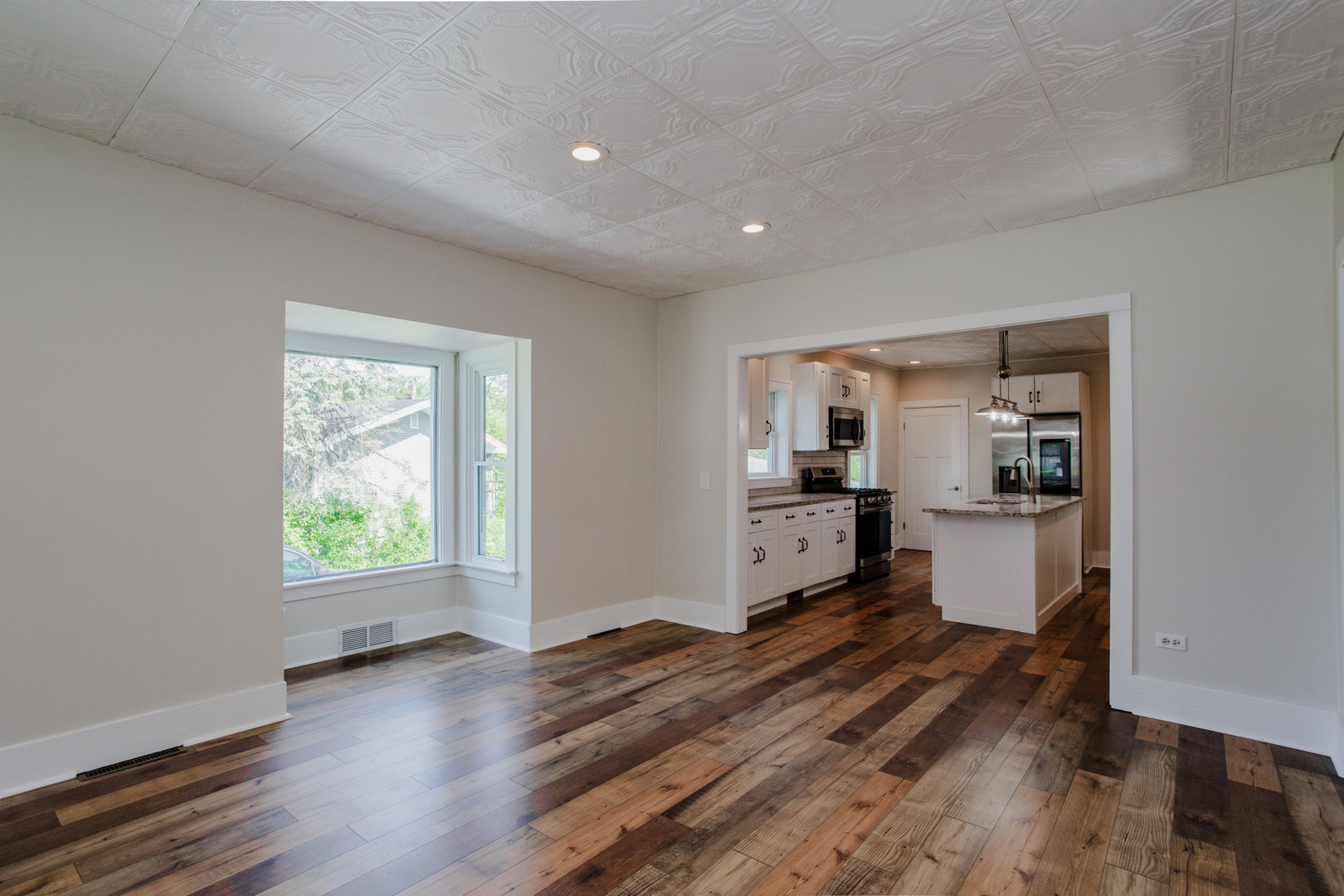 22W724 Saint Charles Road Glen Ellyn IL 60137